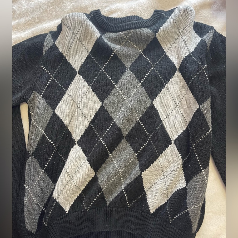 Brandy Melville black argyle sweatshirt IS PLAIN BLACK on the back